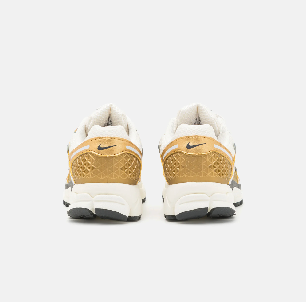 Zoom Vomero 5 Metallic Gold