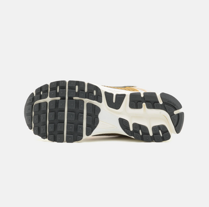 Zoom Vomero 5 Metallic Gold